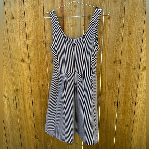 Banana Republic Classic Scoop Neck Navy Striped Dress Size 6 - Picture 2 of 4